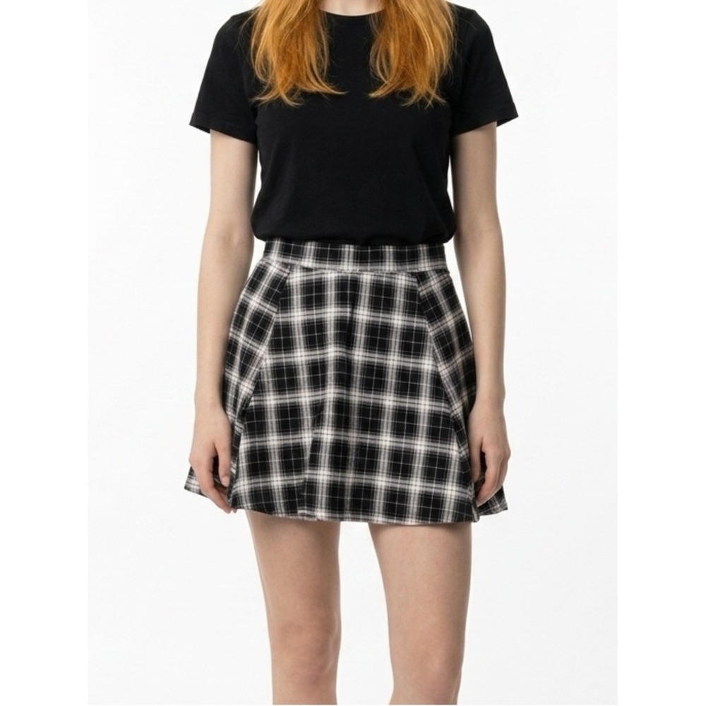 H&M Divided Women's M Black Plaid Skater Mini Skirt Casual academia